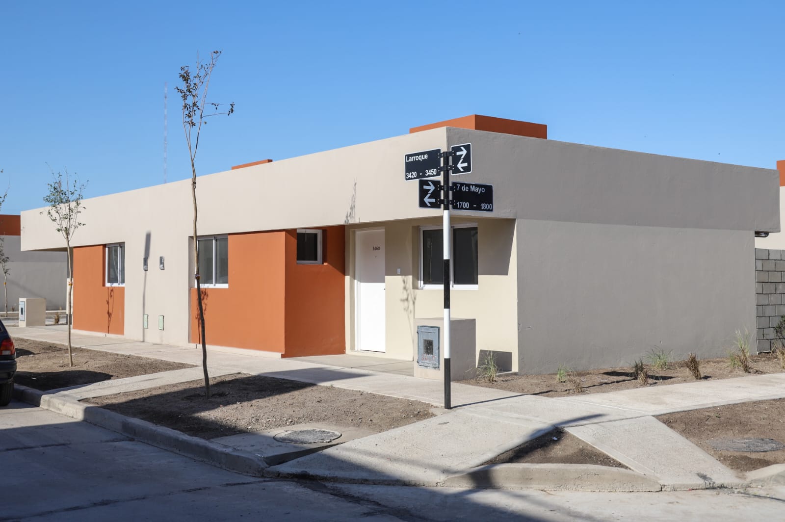 El intendente Ferraresi encabezó la entrega de 20 viviendas en el Barrio La Saladita
