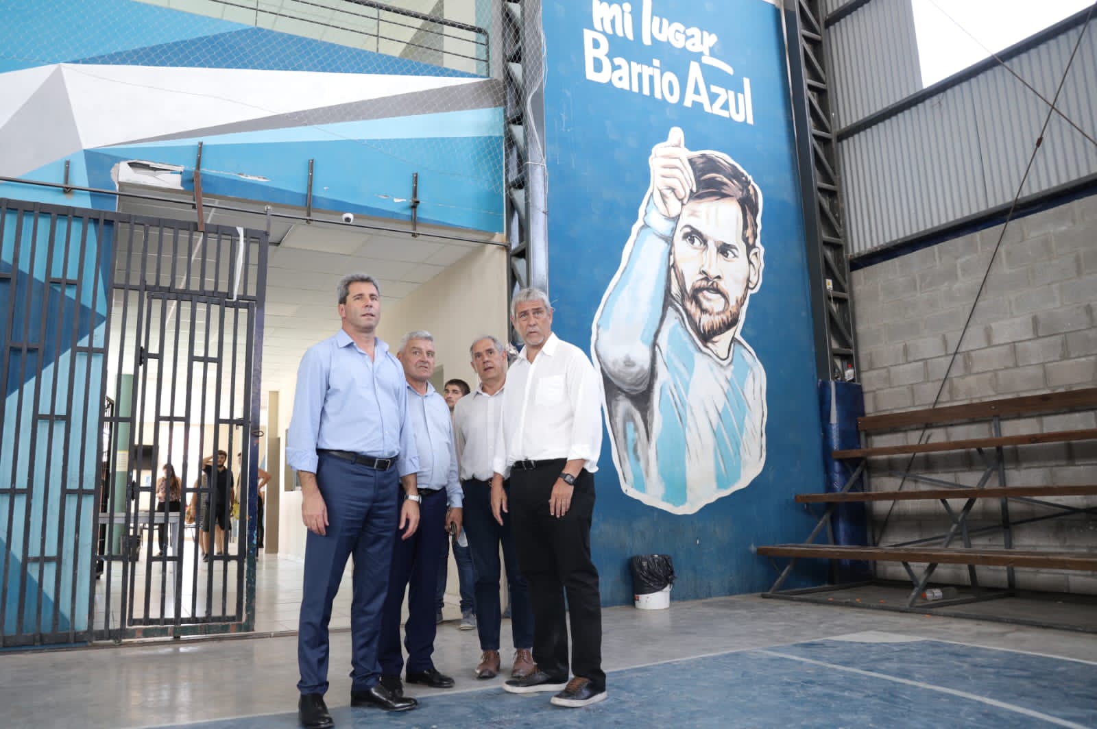 Ferraresi junto al gobernador Sergio Uñac recorrió obras en el Barrio Azul